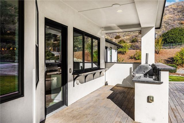 31615 Live Oak Canyon, Redlands, CA 92373