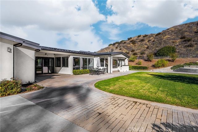 31615 Live Oak Canyon, Redlands, CA 92373