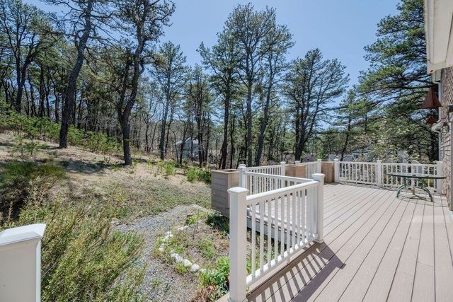 110 Wellfleet Woods Ln, Wellfleet, MA 02667