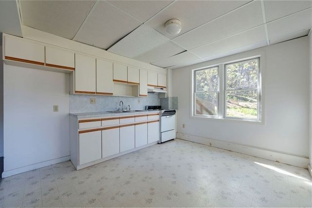 110 Wellfleet Woods Ln, Wellfleet, MA 02667