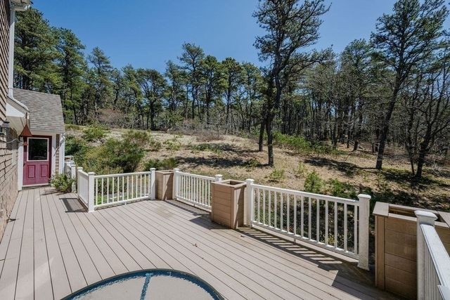 110 Wellfleet Woods Ln, Wellfleet, MA 02667