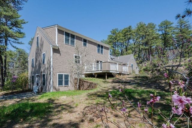 110 Wellfleet Woods Ln, Wellfleet, MA 02667