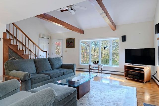 110 Wellfleet Woods Ln, Wellfleet, MA 02667