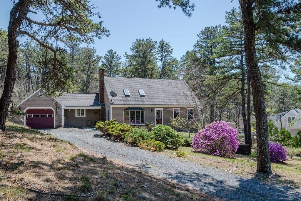 110 Wellfleet Woods Ln, Wellfleet, MA 02667