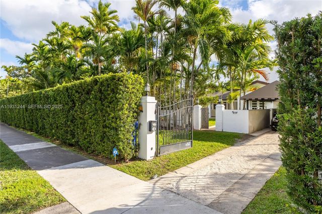 820 NE 83rd St, Miami, FL 33138