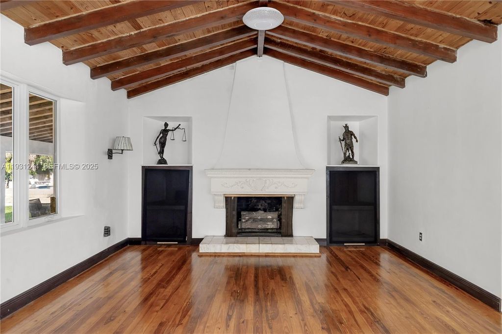 Image 20 of property listing at 820 NE 83rd St, Miami, FL 33138