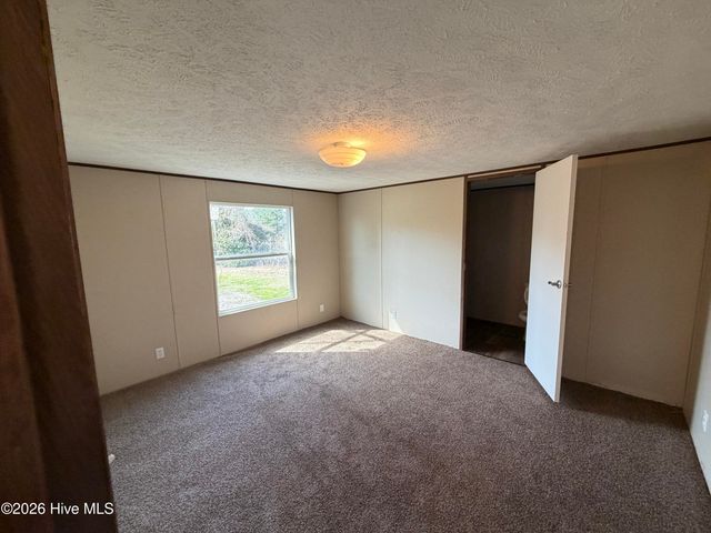 840 Belgrade Swansboro Road, Stella, NC 28582