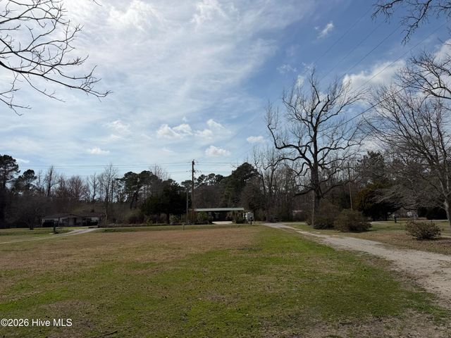 840 Belgrade Swansboro Road, Stella, NC 28582