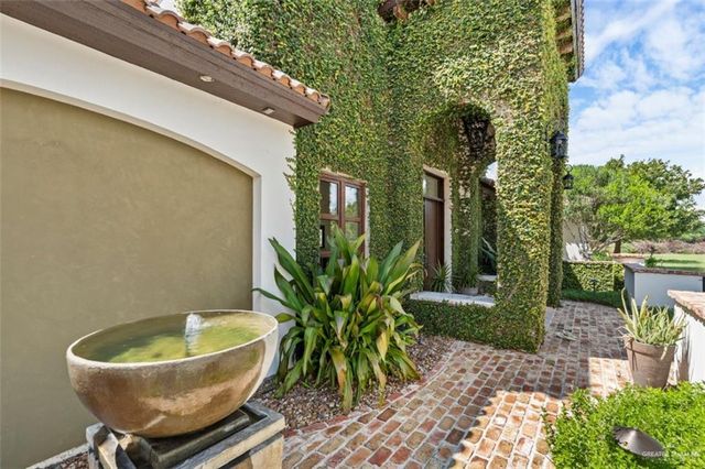 1421 Encanto Service Road, Weslaco, TX 78596