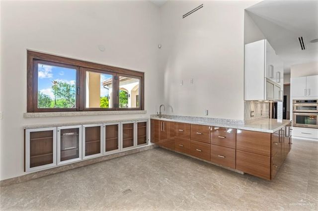 1421 Encanto Service Road, Weslaco, TX 78596