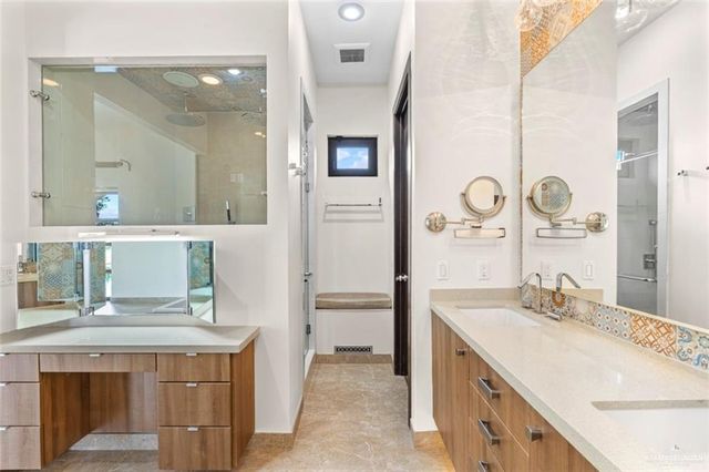 1421 Encanto Service Road, Weslaco, TX 78596