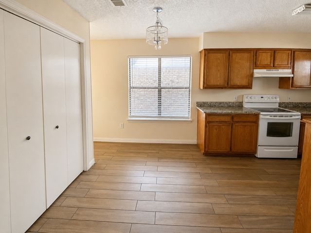 530 Rawls Circle, Irving, TX 75061