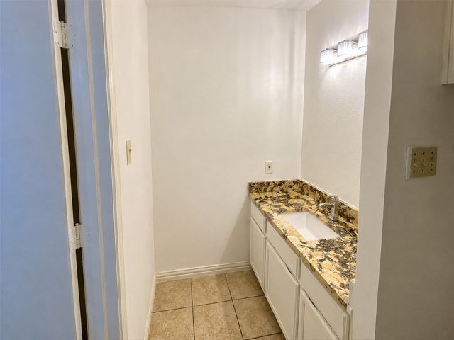 530 Rawls Circle, Irving, TX 75061