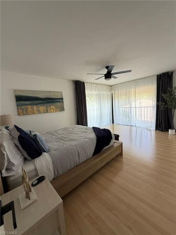 576 Retreat DR 201, Naples, FL 34110