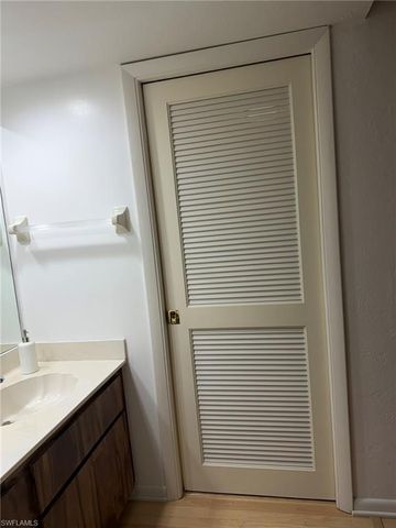 576 Retreat DR 201, Naples, FL 34110