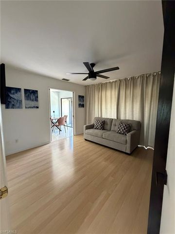 576 Retreat DR 201, Naples, FL 34110