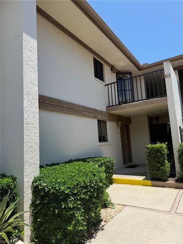 576 Retreat DR 201, Naples, FL 34110