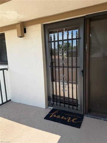 576 Retreat DR 201, Naples, FL 34110