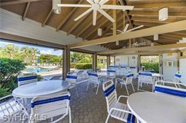 576 Retreat DR 201, Naples, FL 34110