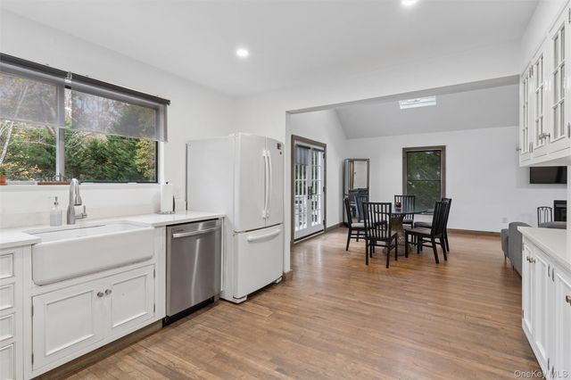 33 Whalers Drive, Sag Harbor, NY 11963