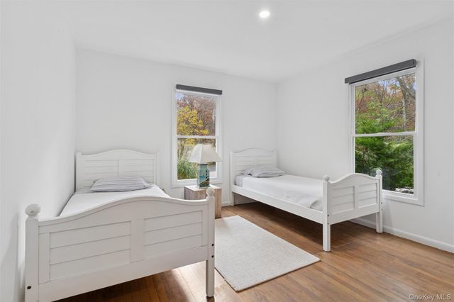 33 Whalers Drive, Sag Harbor, NY 11963