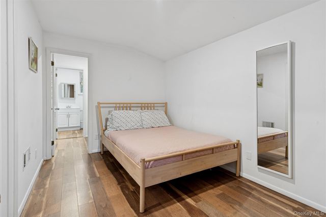 33 Whalers Drive, Sag Harbor, NY 11963