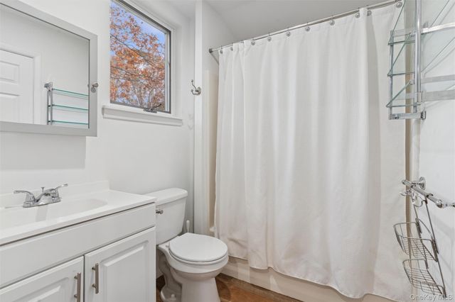 33 Whalers Drive, Sag Harbor, NY 11963