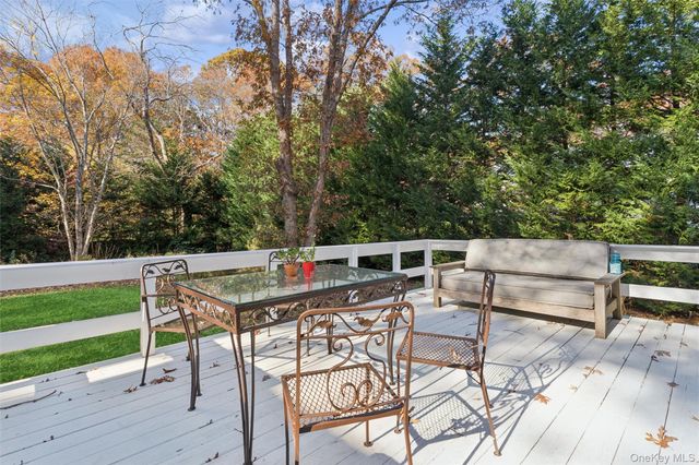 33 Whalers Drive, Sag Harbor, NY 11963