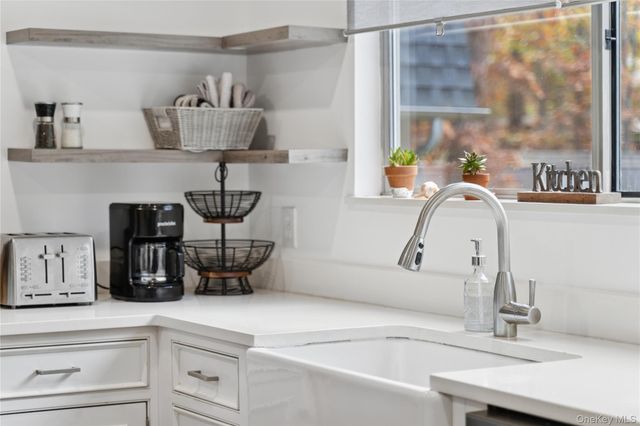 33 Whalers Drive, Sag Harbor, NY 11963