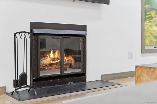 33 Whalers Drive, Sag Harbor, NY 11963