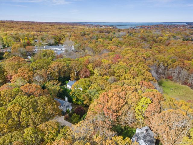 33 Whalers Drive, Sag Harbor, NY 11963
