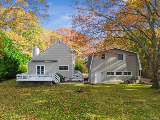 33 Whalers Drive, Sag Harbor, NY 11963