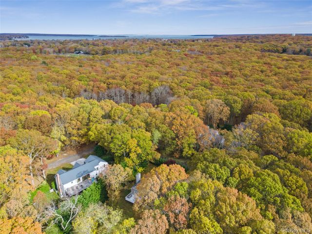 33 Whalers Drive, Sag Harbor, NY 11963