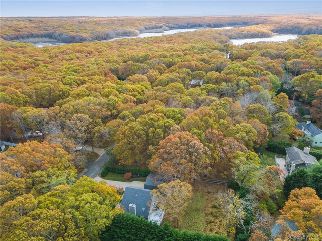 33 Whalers Drive, Sag Harbor, NY 11963