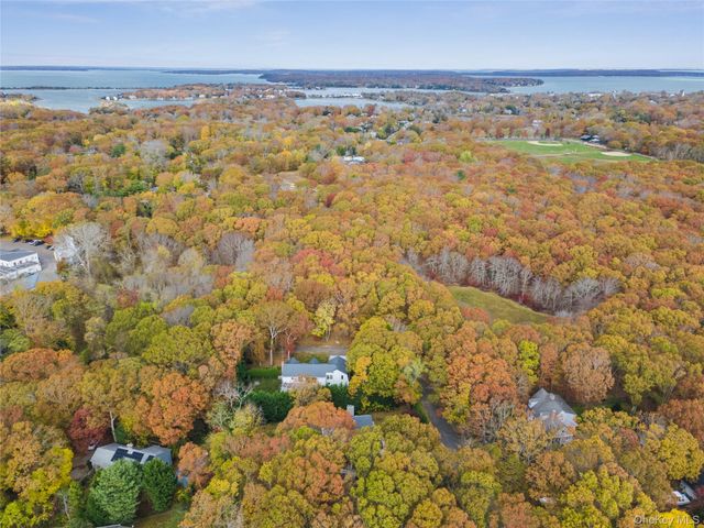 33 Whalers Drive, Sag Harbor, NY 11963