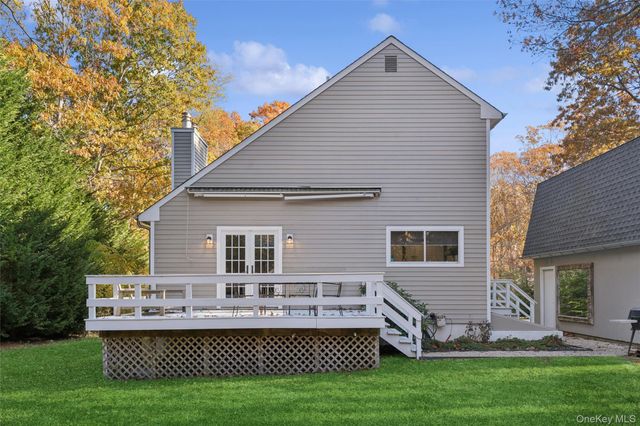 33 Whalers Drive, Sag Harbor, NY 11963