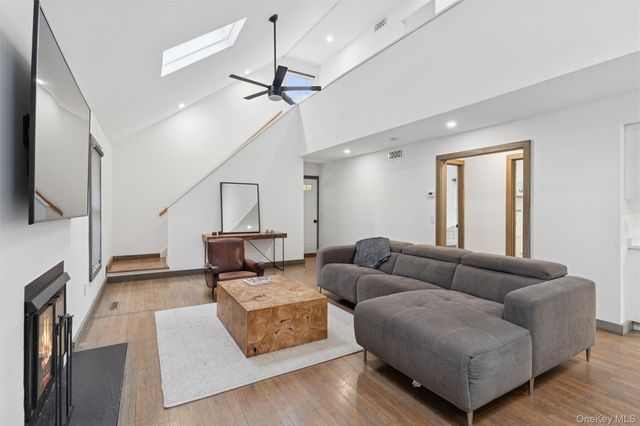 33 Whalers Drive, Sag Harbor, NY 11963