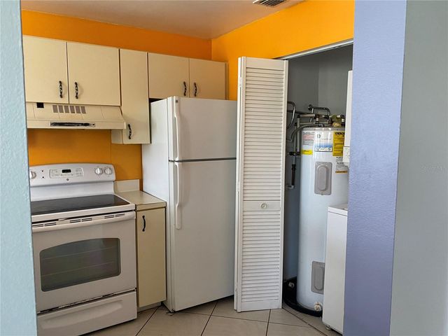 2508 WOODGATE BOULEVARD 201, Orlando, FL 32822