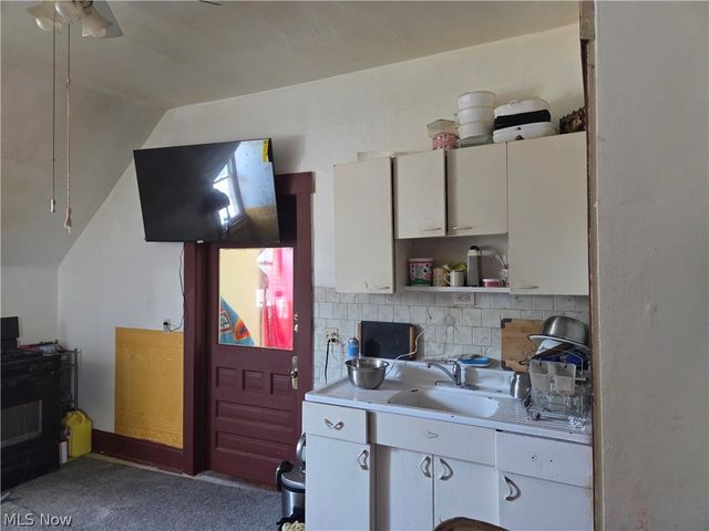 10918 Oliver Road, Cleveland, OH 44111