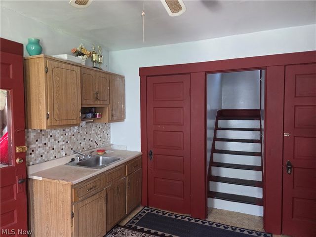 10918 Oliver Road, Cleveland, OH 44111