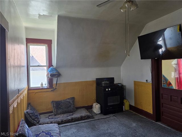 10918 Oliver Road, Cleveland, OH 44111