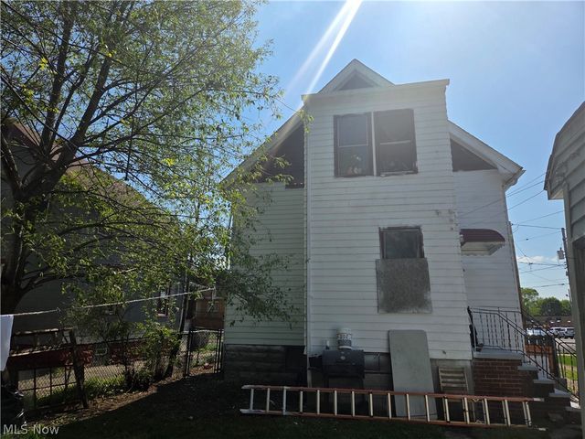 10918 Oliver Road, Cleveland, OH 44111