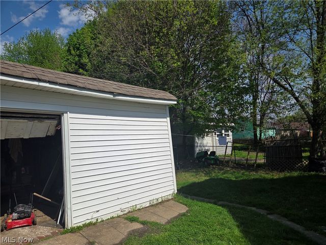 10918 Oliver Road, Cleveland, OH 44111