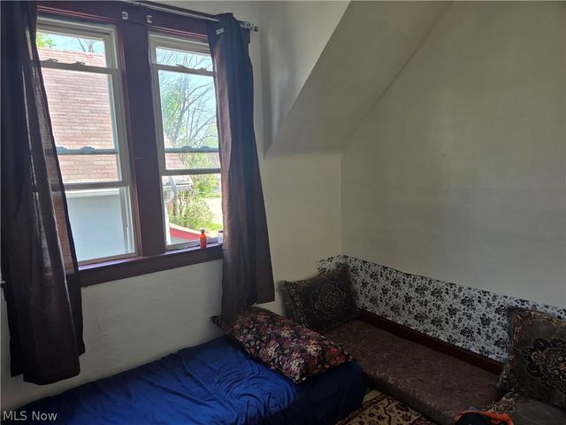 10918 Oliver Road, Cleveland, OH 44111