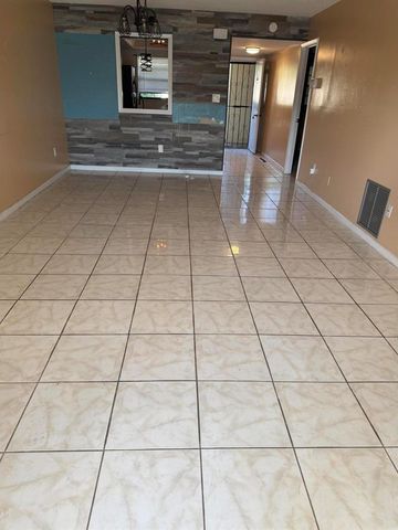 2025 Oleander Boulevard 105, Fort Pierce, FL 34982