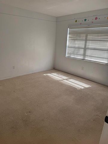 2025 Oleander Boulevard 105, Fort Pierce, FL 34982