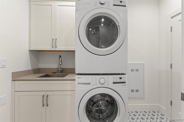 156 N Center Unit 203, Northville, MI 48167