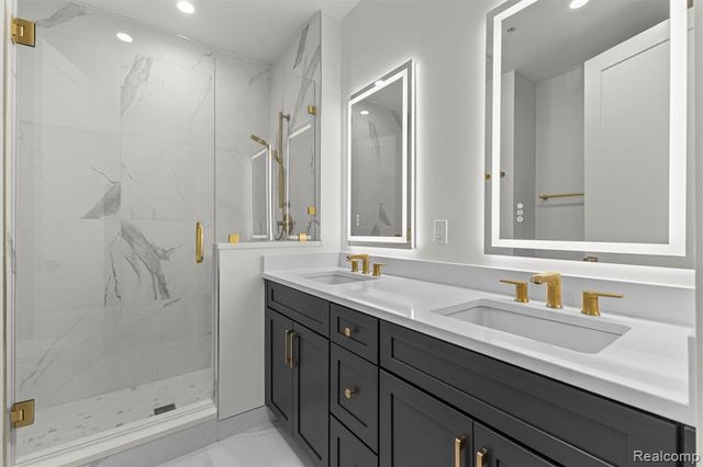 156 N Center Unit 203, Northville, MI 48167