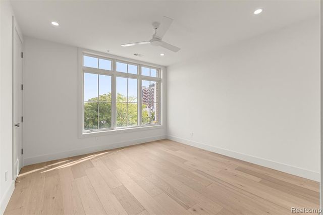 156 N Center Unit 203, Northville, MI 48167