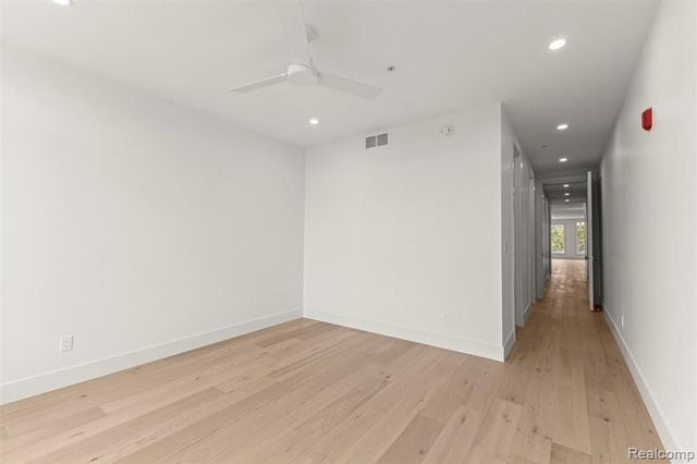 156 N Center Unit 203, Northville, MI 48167